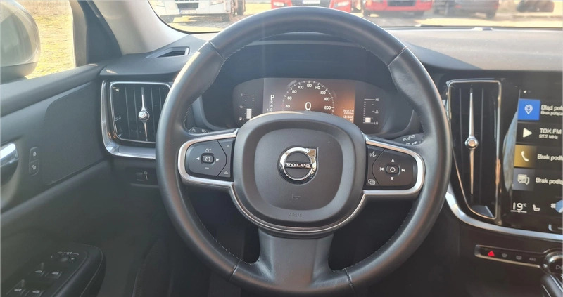 Volvo V60 cena 109900 przebieg: 121660, rok produkcji 2019 z Brzozów małe 37